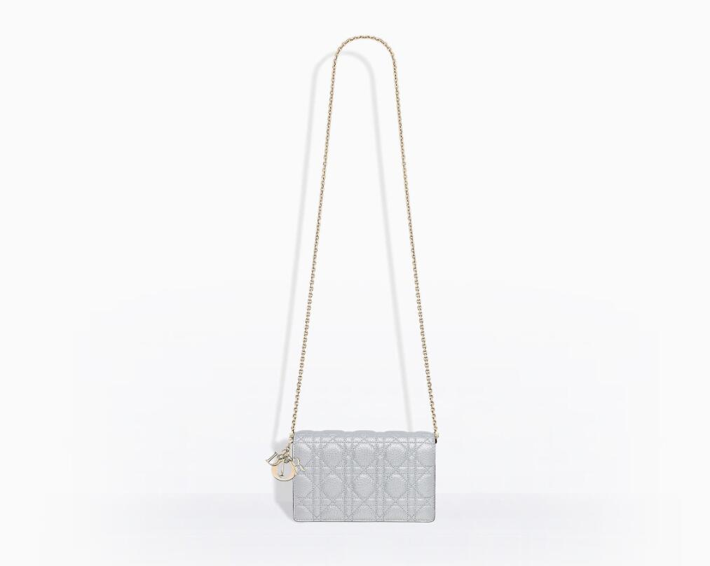 Lady Dior Wallet on Chain银色金属光泽藤格纹粒面触感小牛皮皮夹